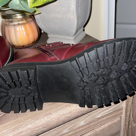 Woman’s SO faux leather combat boot ( NEVER WORN ) - Picture 12 of 14